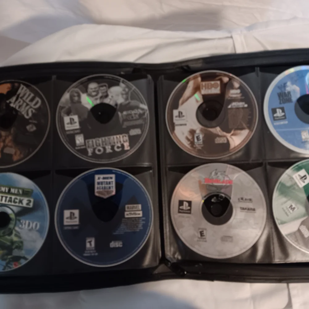 PlayStation Game Disc Collection - Picture 3 of 3